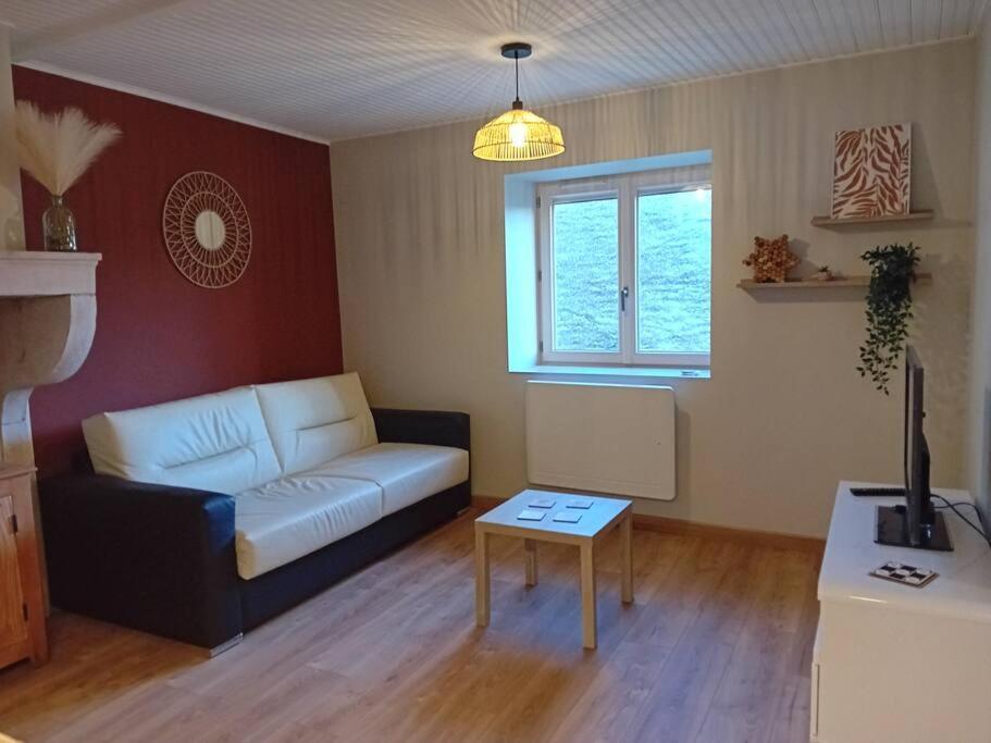 Petite Maison En Pierre Au Calme Avec Exterieur Montbellet Esterno foto