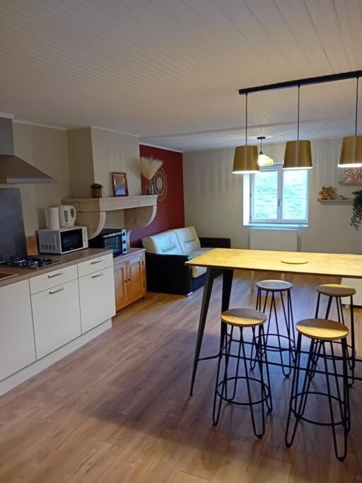 Petite Maison En Pierre Au Calme Avec Exterieur Montbellet Esterno foto