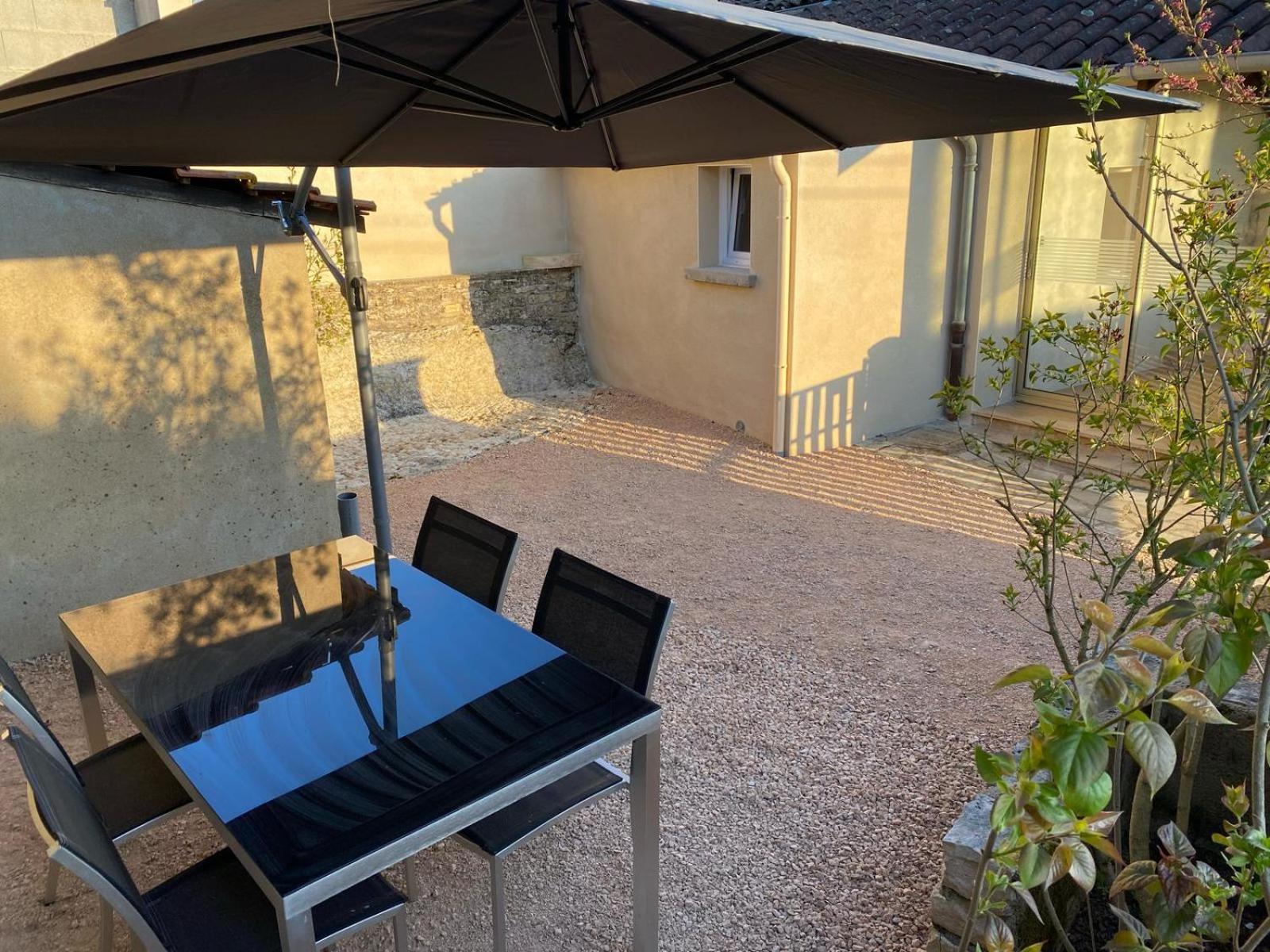 Petite Maison En Pierre Au Calme Avec Exterieur Montbellet Esterno foto