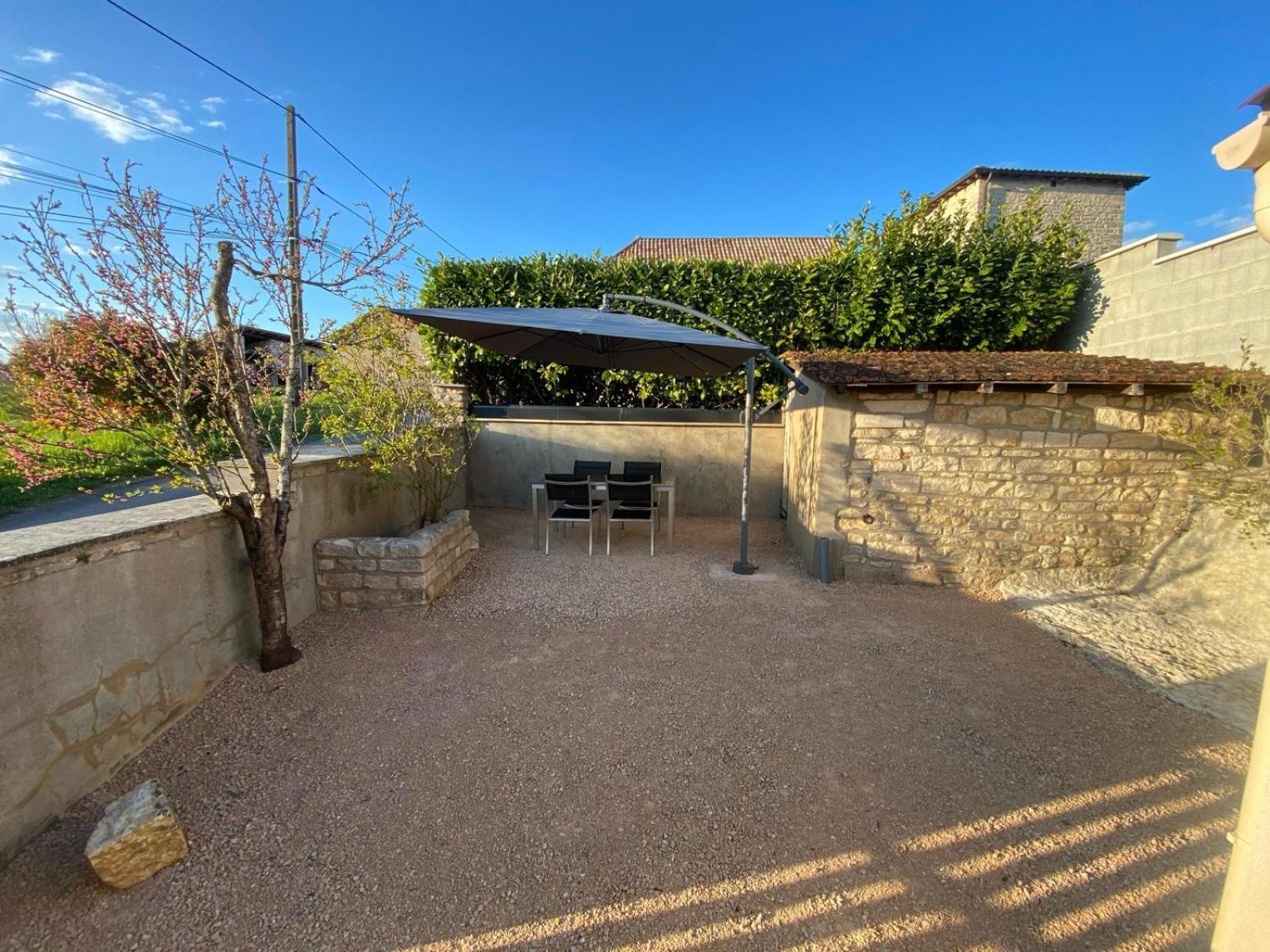 Petite Maison En Pierre Au Calme Avec Exterieur Montbellet Esterno foto