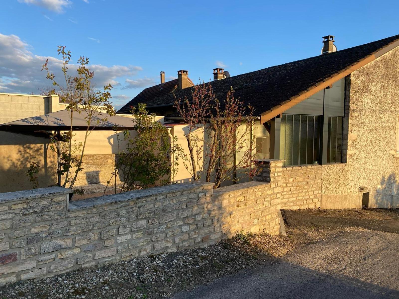 Petite Maison En Pierre Au Calme Avec Exterieur Montbellet Esterno foto